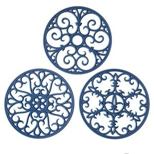 NWT navy silicone trivets set of 3